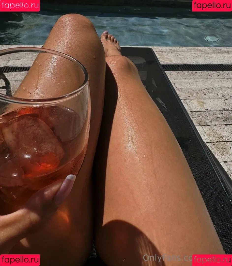 aly_ts / alyjofficial / 💜𝓐𝓵𝔂💜 Onlyfans Photo Gallery 