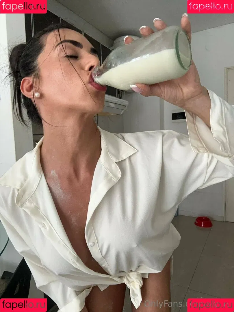 aly_ts / alyjofficial / 💜𝓐𝓵𝔂💜 Onlyfans Photo Gallery 