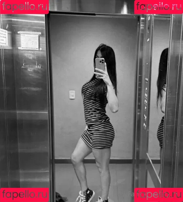 aly_ts / alyjofficial / 💜𝓐𝓵𝔂💜 Onlyfans Photo Gallery 