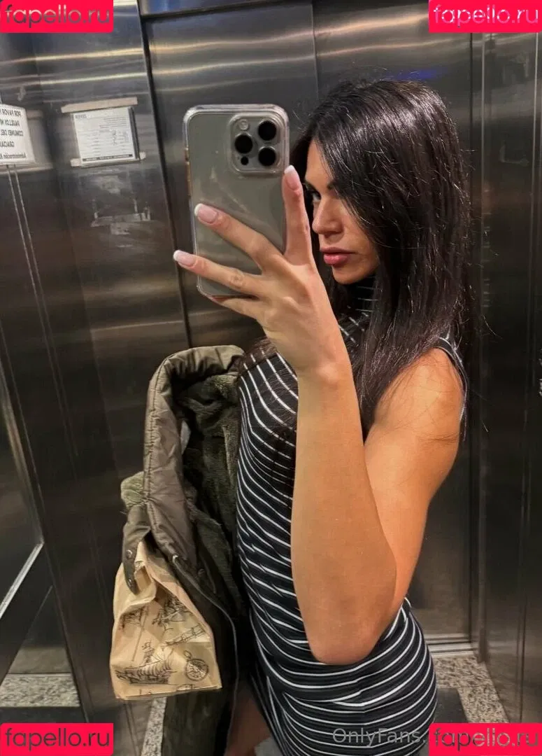 aly_ts / alyjofficial / 💜𝓐𝓵𝔂💜 Onlyfans Photo Gallery 