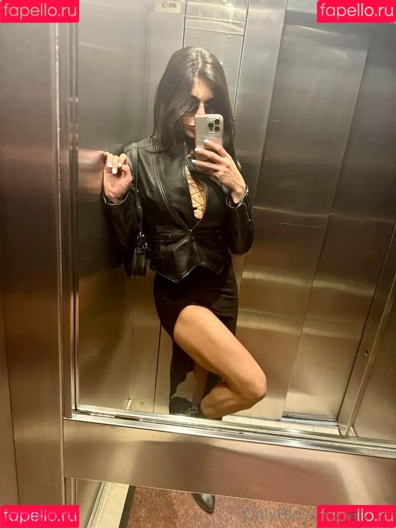 aly_ts / alyjofficial / 💜𝓐𝓵𝔂💜 Onlyfans Photo Gallery 