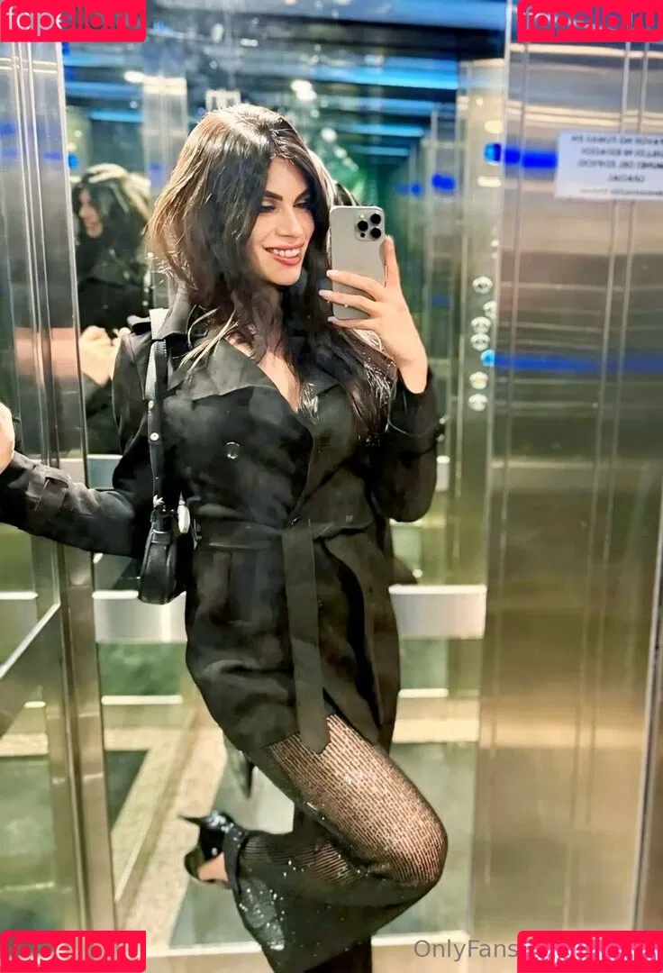 aly_ts / alyjofficial / 💜𝓐𝓵𝔂💜 Onlyfans Photo Gallery 