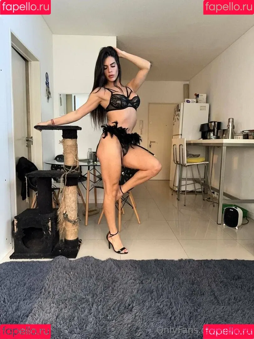 aly_ts / alyjofficial / 💜𝓐𝓵𝔂💜 Onlyfans Photo Gallery 