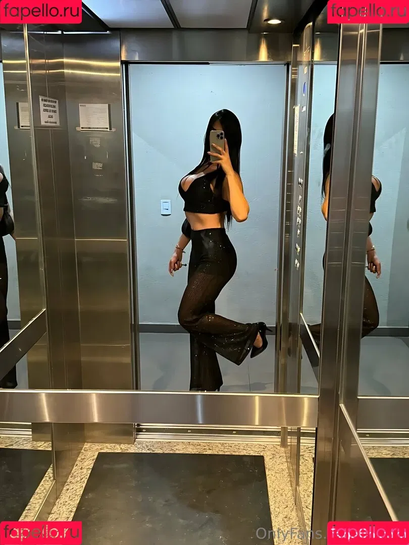 aly_ts / alyjofficial / 💜𝓐𝓵𝔂💜 Onlyfans Photo Gallery 