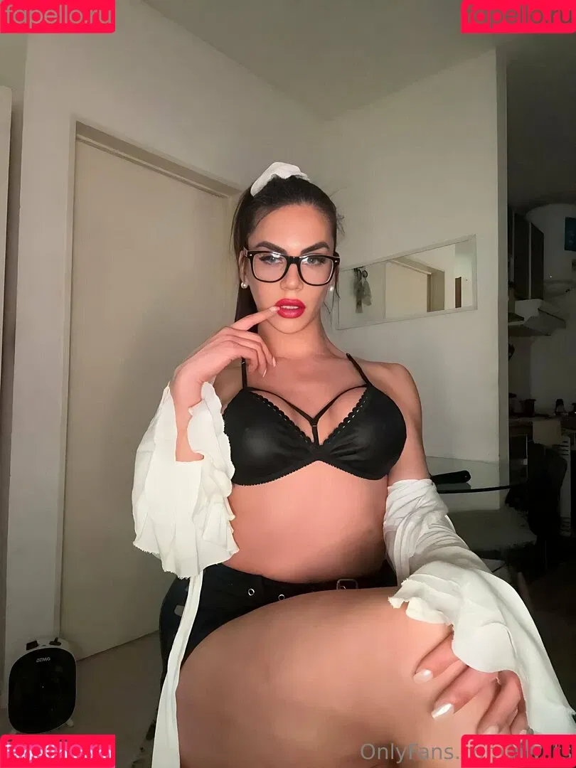 aly_ts / alyjofficial / 💜𝓐𝓵𝔂💜 Onlyfans Photo Gallery 