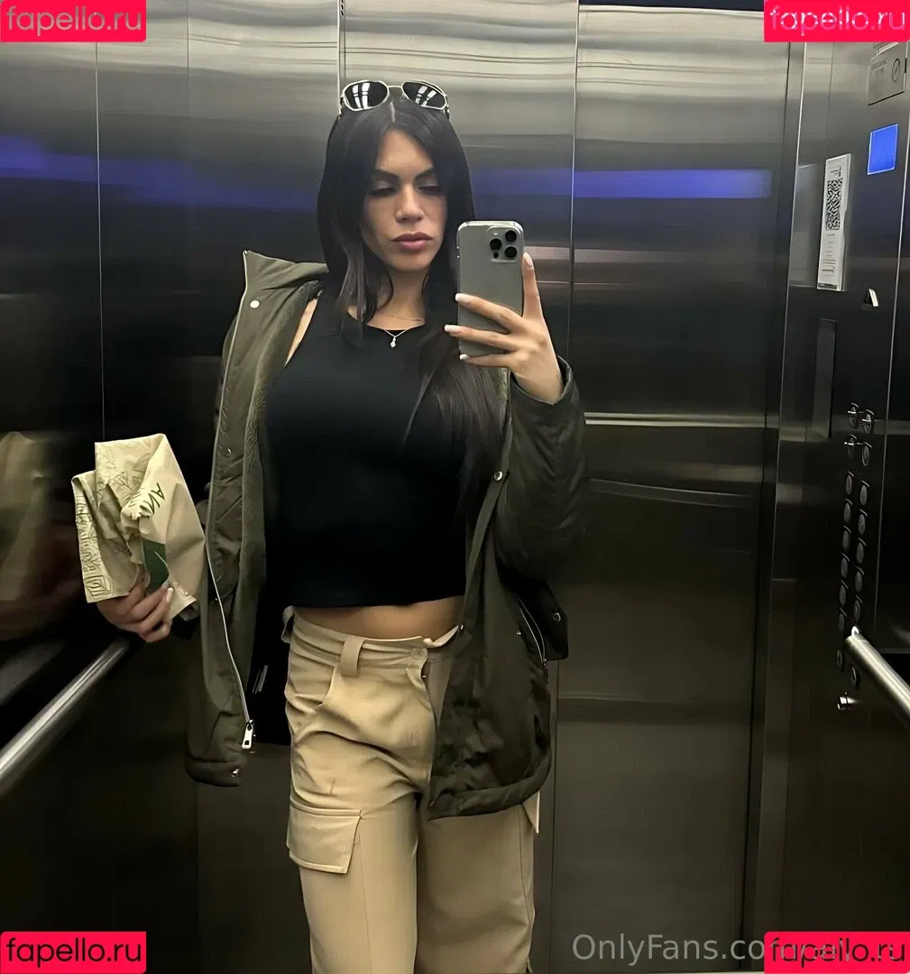 aly_ts / alyjofficial / 💜𝓐𝓵𝔂💜 Onlyfans Photo Gallery 