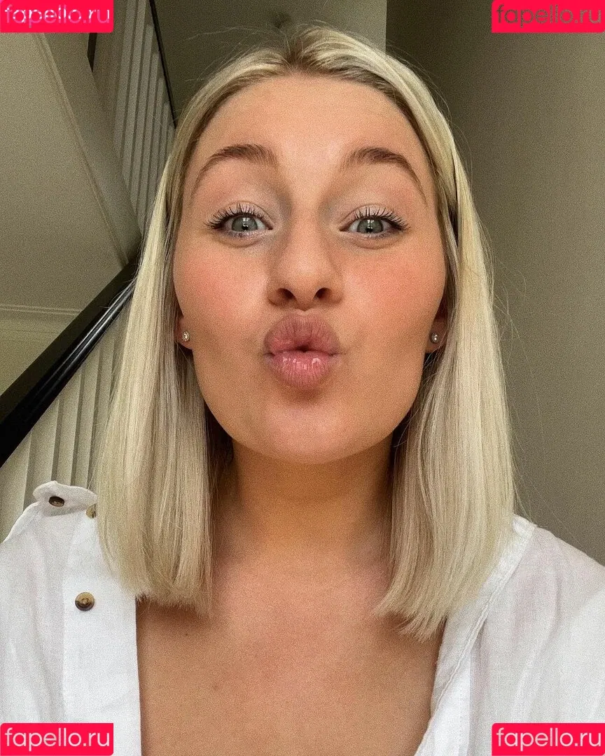 Carys Whittaker / busybeecarys / carys.whittaker / karlawhittake14 Onlyfans Photo Gallery 