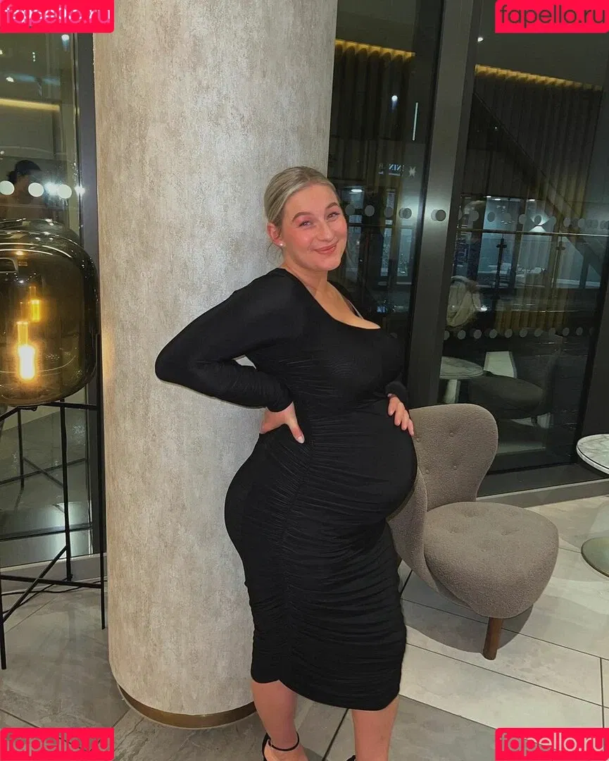 Carys Whittaker / busybeecarys / carys.whittaker / karlawhittake14 Onlyfans Photo Gallery 