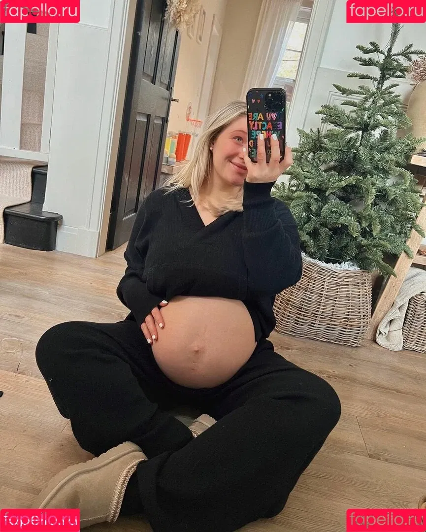 Carys Whittaker / busybeecarys / carys.whittaker / karlawhittake14 Onlyfans Photo Gallery 