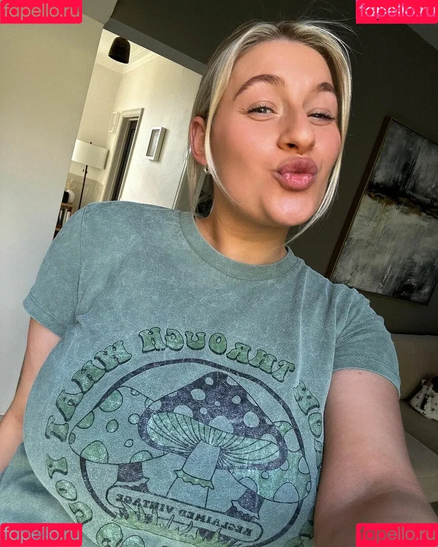 Carys Whittaker / busybeecarys / carys.whittaker / karlawhittake14 Onlyfans Photo Gallery 