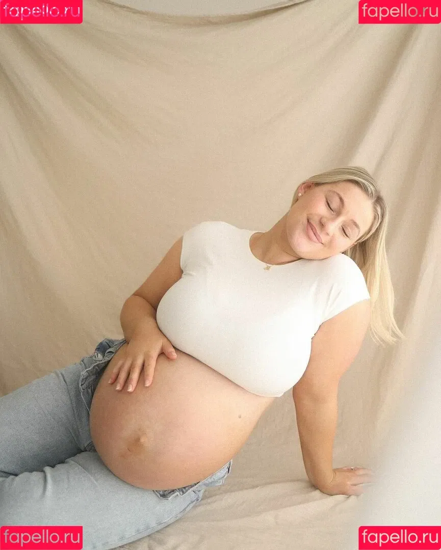 Carys Whittaker / busybeecarys / carys.whittaker / karlawhittake14 Onlyfans Photo Gallery 