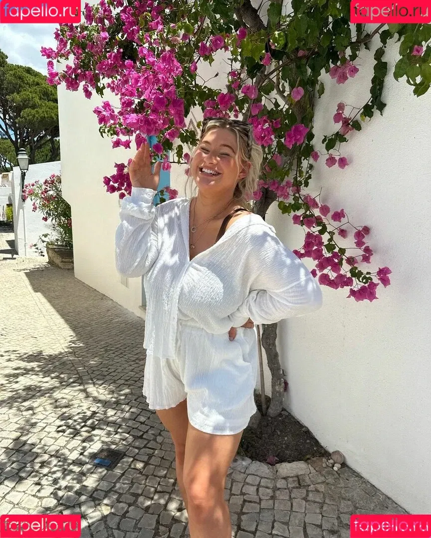 Carys Whittaker / busybeecarys / carys.whittaker / karlawhittake14 Onlyfans Photo Gallery 