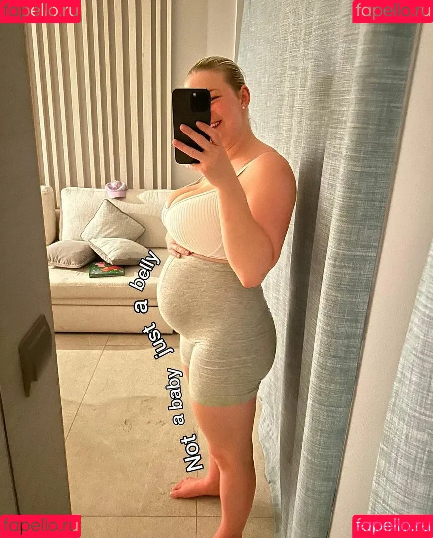 Carys Whittaker / busybeecarys / carys.whittaker / karlawhittake14 Onlyfans Photo Gallery 