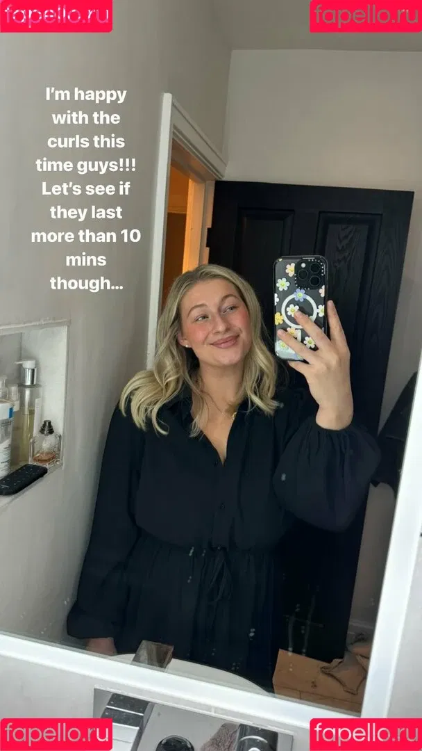 Carys Whittaker / busybeecarys / carys.whittaker / karlawhittake14 Onlyfans Photo Gallery 