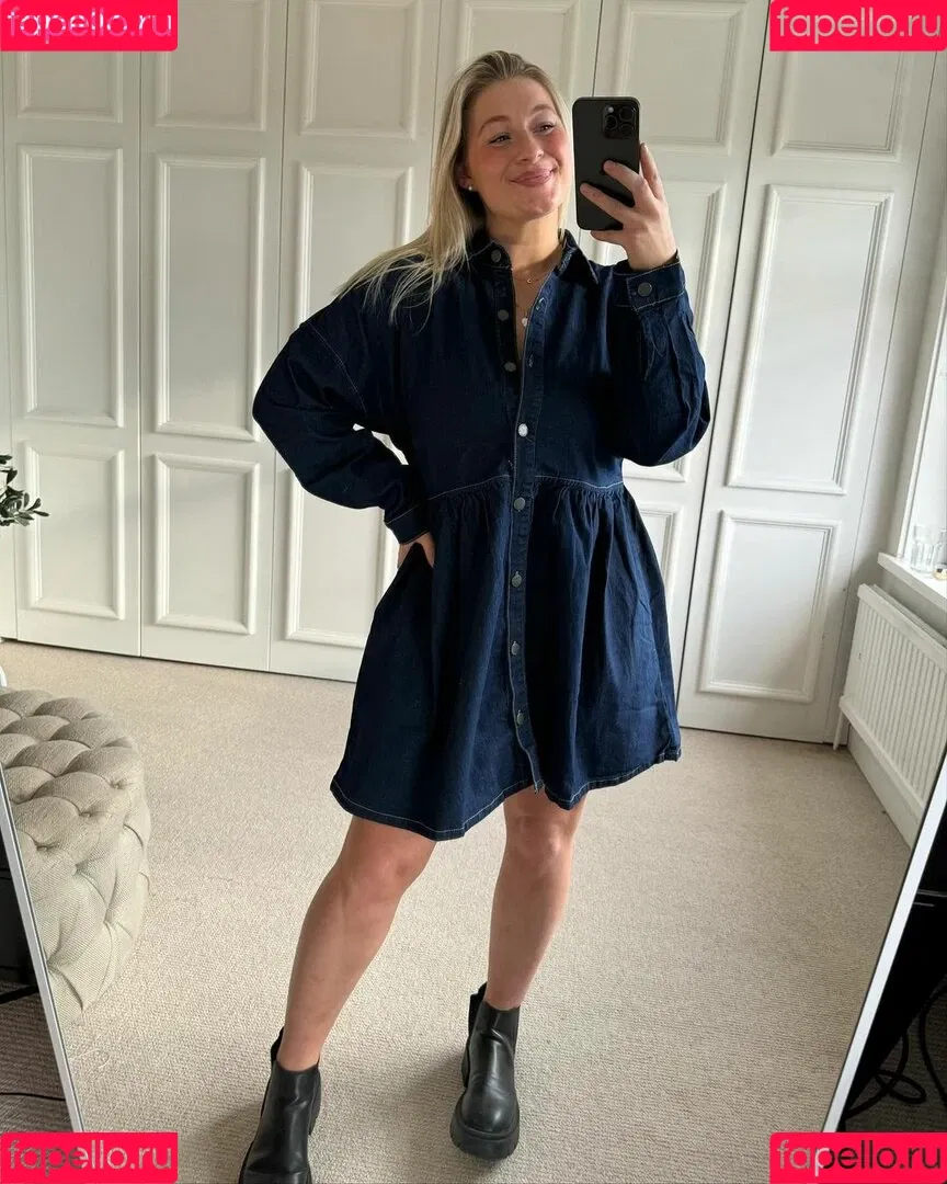 Carys Whittaker / busybeecarys / carys.whittaker / karlawhittake14 Onlyfans Photo Gallery 