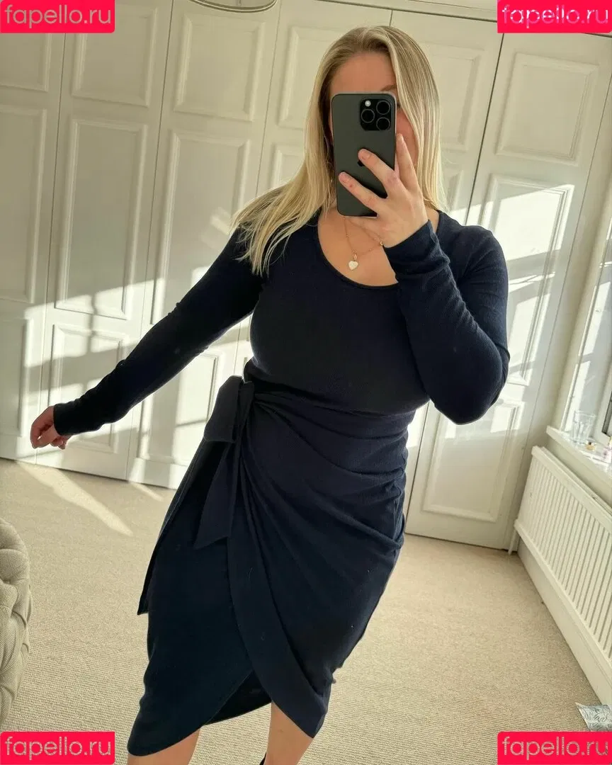 Carys Whittaker / busybeecarys / carys.whittaker / karlawhittake14 Onlyfans Photo Gallery 