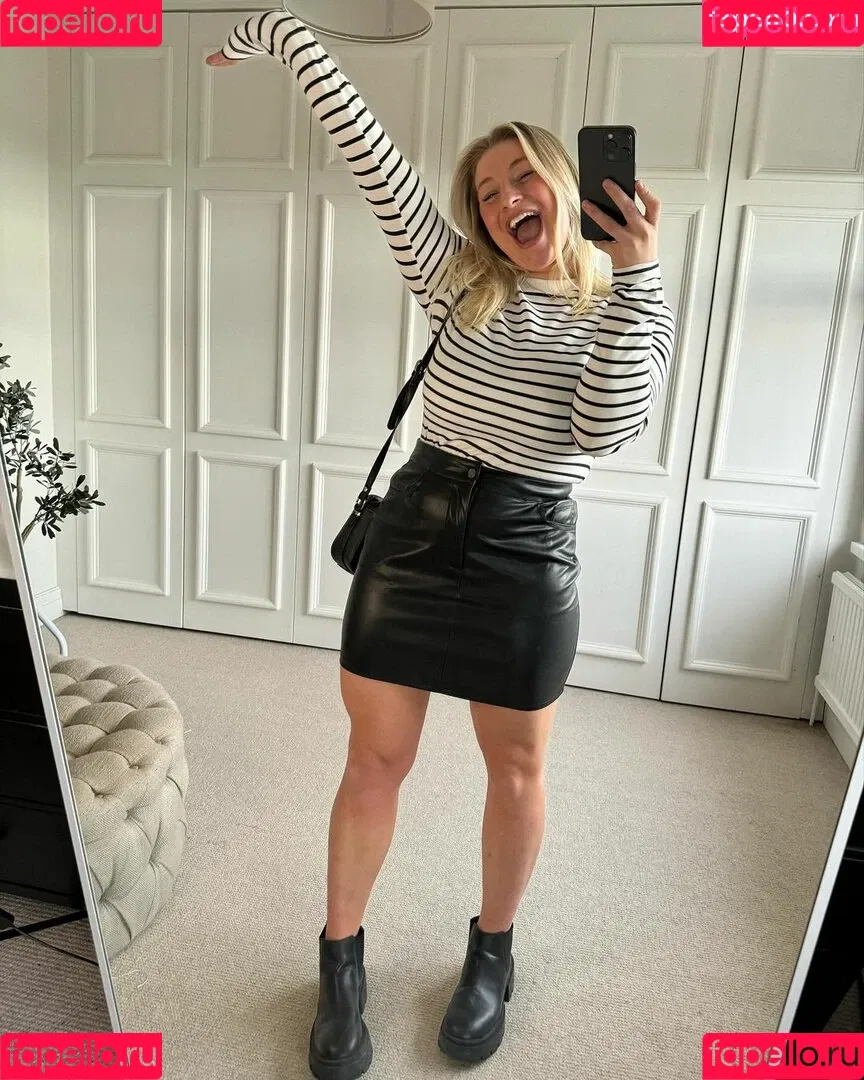 Carys Whittaker / busybeecarys / carys.whittaker / karlawhittake14 Onlyfans Photo Gallery 