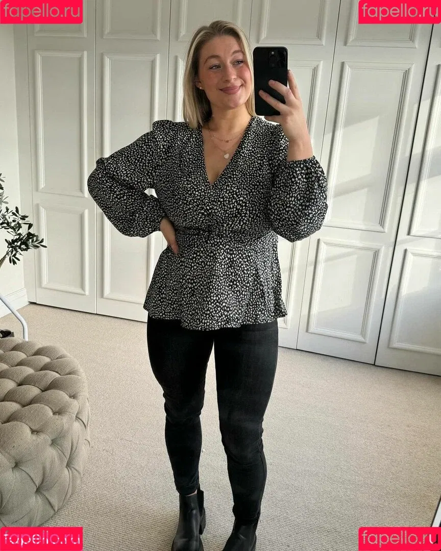 Carys Whittaker / busybeecarys / carys.whittaker / karlawhittake14 Onlyfans Photo Gallery 