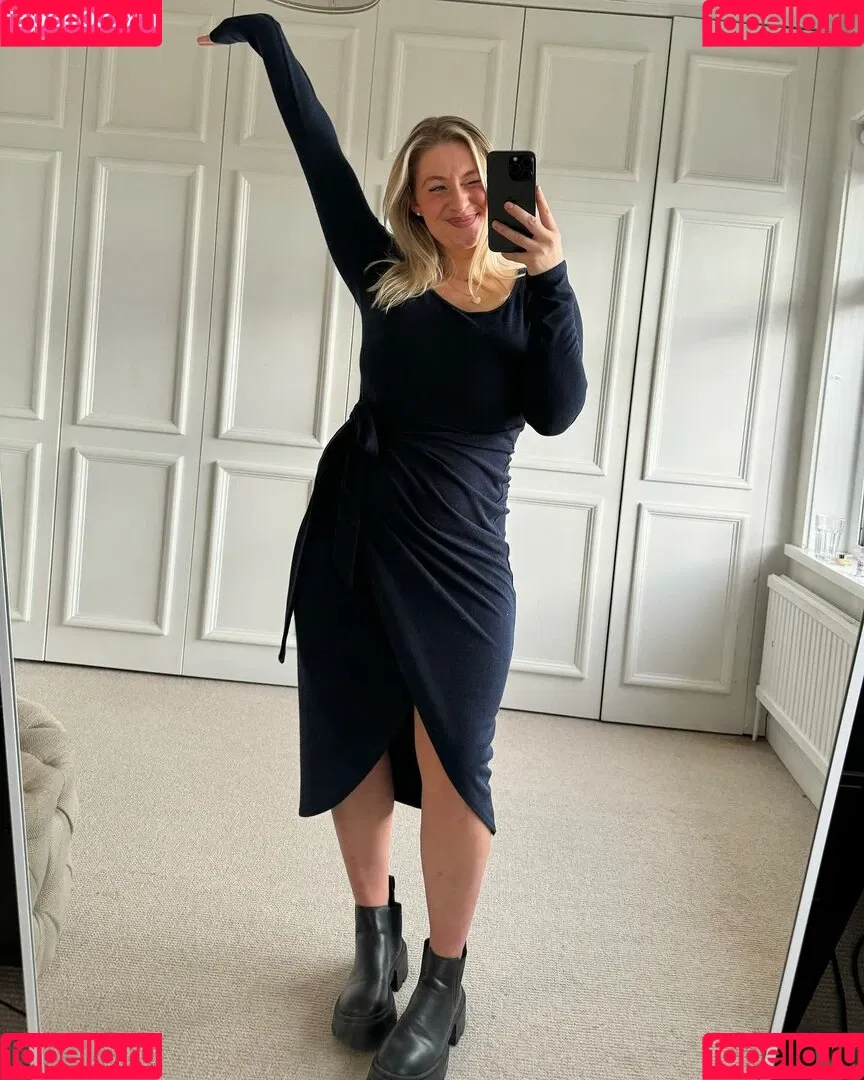 Carys Whittaker / busybeecarys / carys.whittaker / karlawhittake14 Onlyfans Photo Gallery 