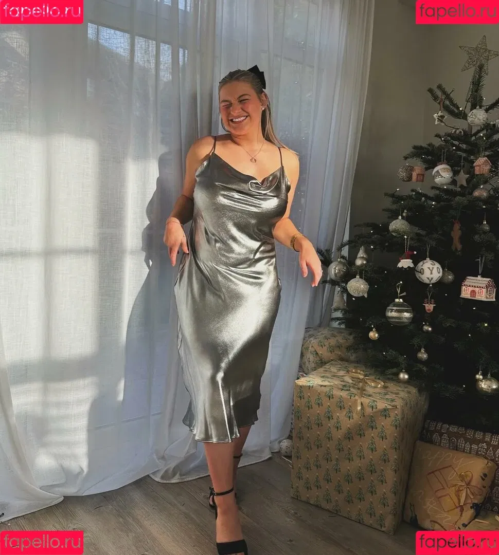 Carys Whittaker / busybeecarys / carys.whittaker / karlawhittake14 Onlyfans Photo Gallery 