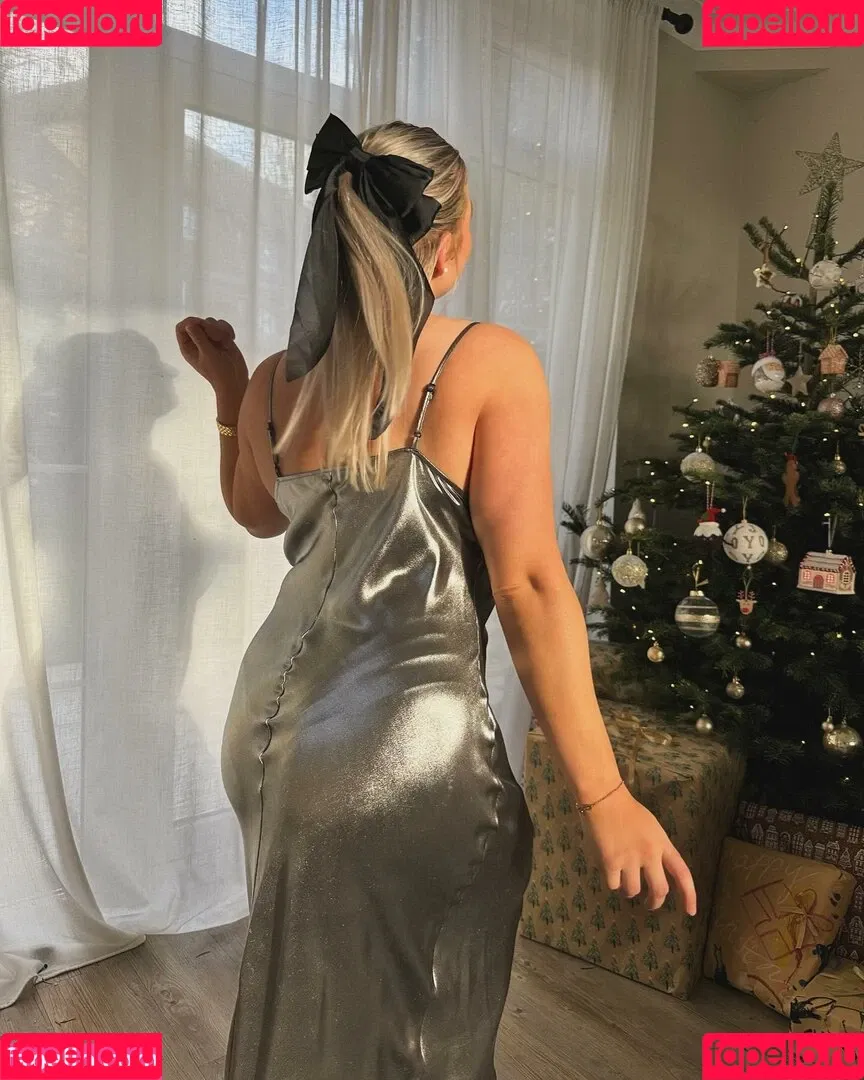 Carys Whittaker / busybeecarys / carys.whittaker / karlawhittake14 Onlyfans Photo Gallery 