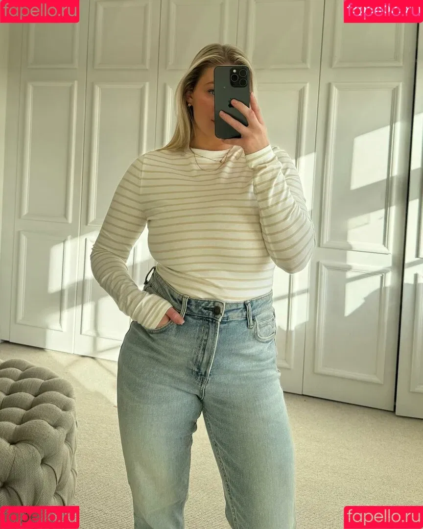 Carys Whittaker / busybeecarys / carys.whittaker / karlawhittake14 Onlyfans Photo Gallery 