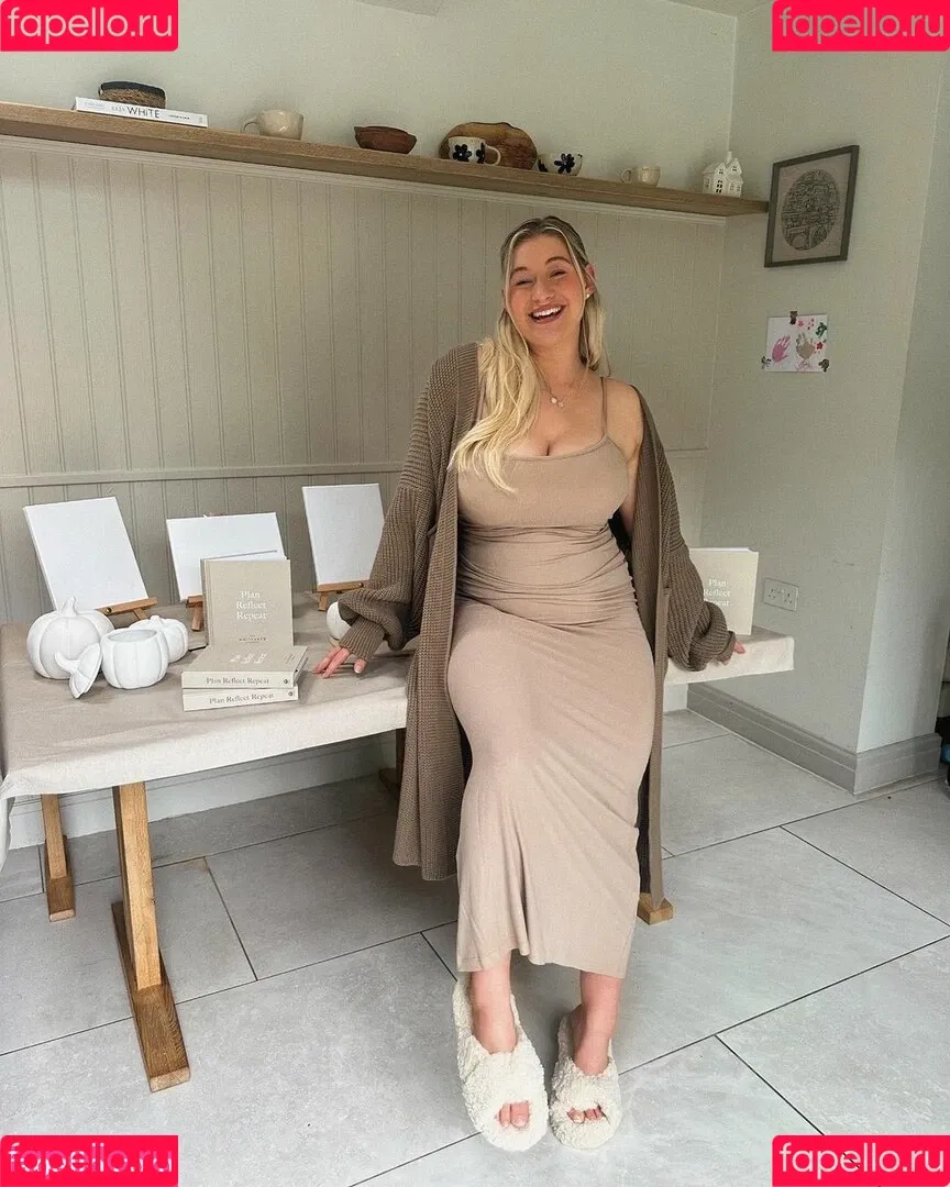 Carys Whittaker / busybeecarys / carys.whittaker / karlawhittake14 Onlyfans Photo Gallery 