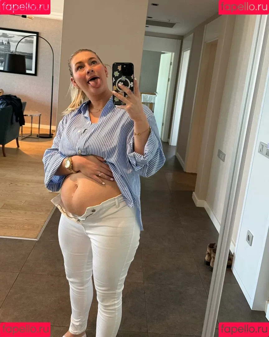 Carys Whittaker / busybeecarys / carys.whittaker / karlawhittake14 Onlyfans Photo Gallery 