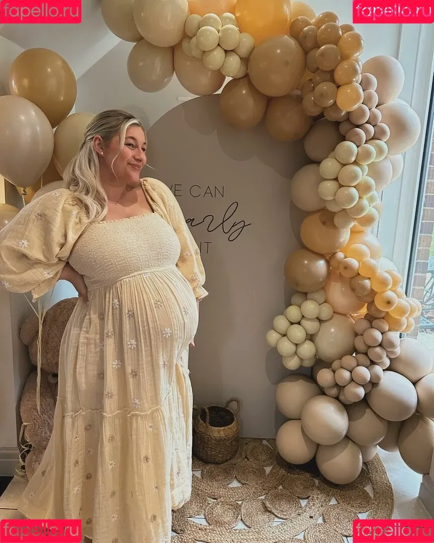 Carys Whittaker / busybeecarys / carys.whittaker / karlawhittake14 Onlyfans Photo Gallery 