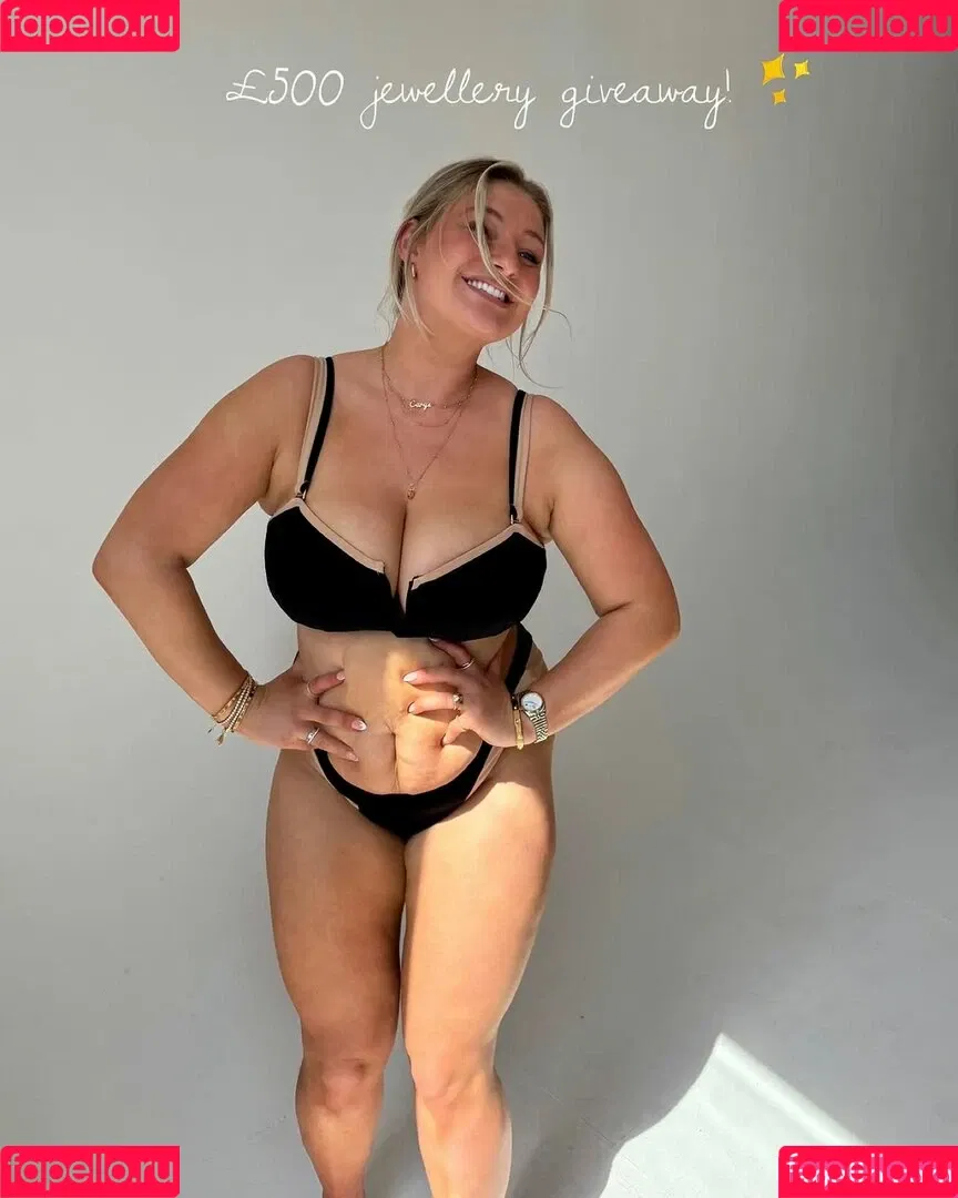 Carys Whittaker / busybeecarys / carys.whittaker / karlawhittake14 Onlyfans Photo Gallery 