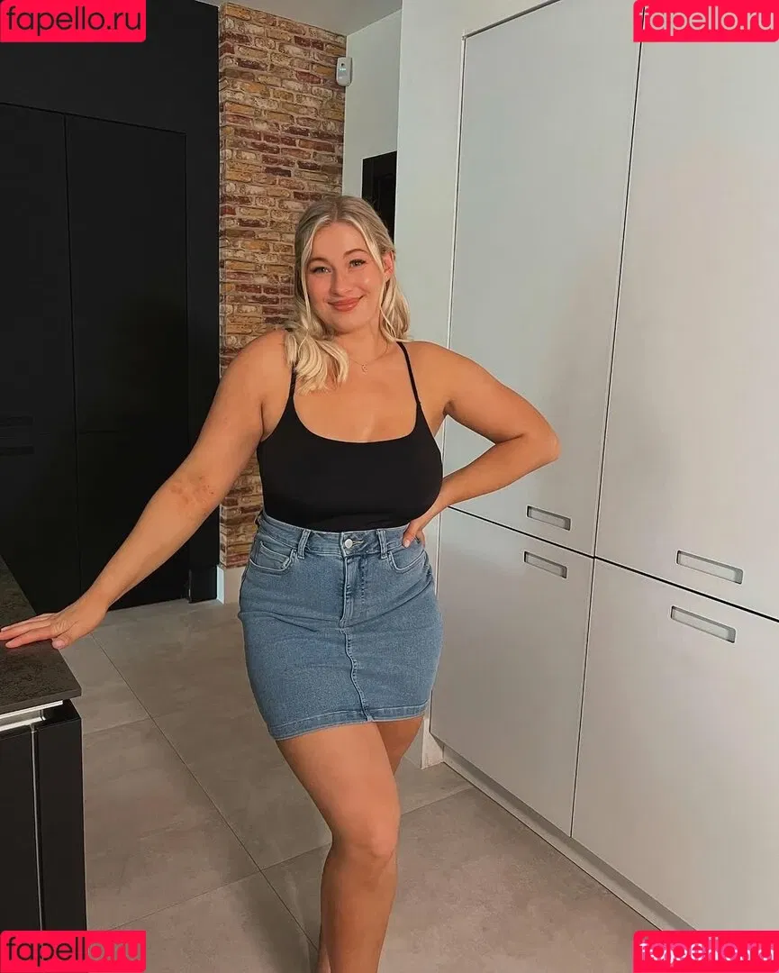 Carys Whittaker / busybeecarys / carys.whittaker / karlawhittake14 Onlyfans Photo Gallery 