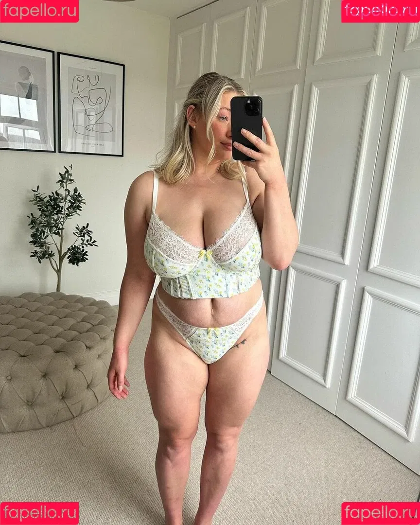 Carys Whittaker / busybeecarys / carys.whittaker / karlawhittake14 Onlyfans Photo Gallery 