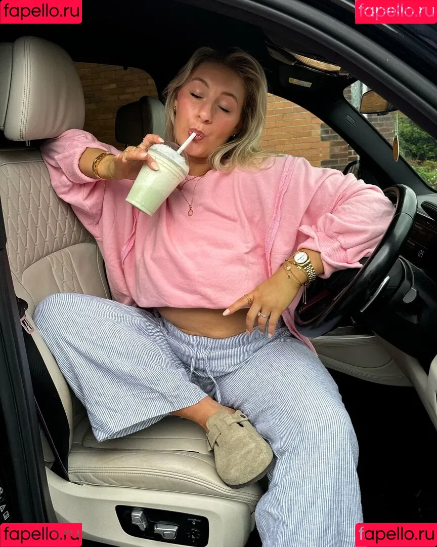 Carys Whittaker / busybeecarys / carys.whittaker / karlawhittake14 Onlyfans Photo Gallery 