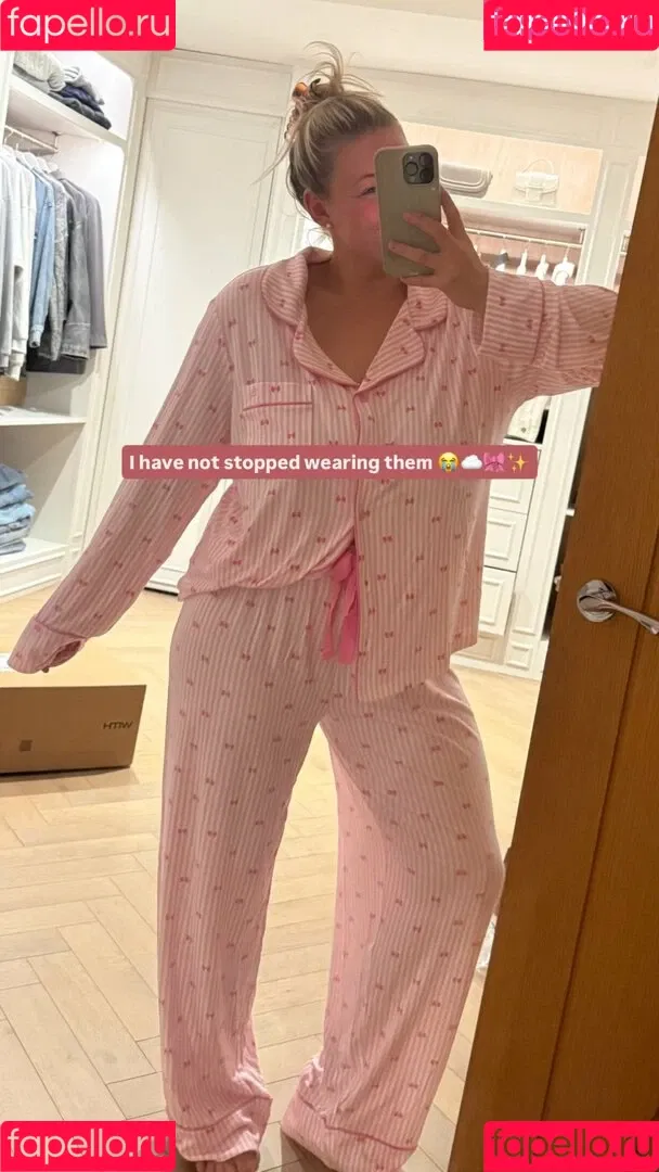 Carys Whittaker / busybeecarys / carys.whittaker / karlawhittake14 Onlyfans Photo Gallery 