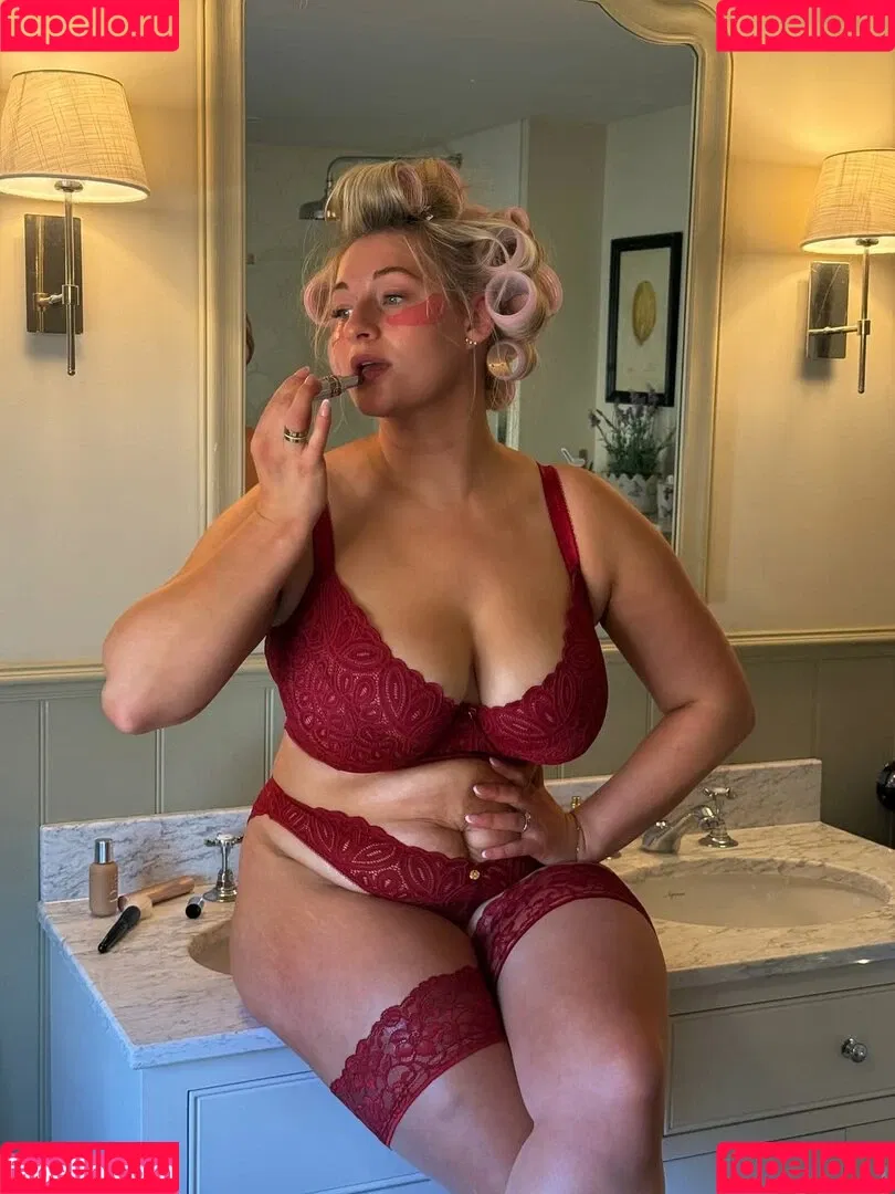 Carys Whittaker / busybeecarys / carys.whittaker / karlawhittake14 Onlyfans Photo Gallery 