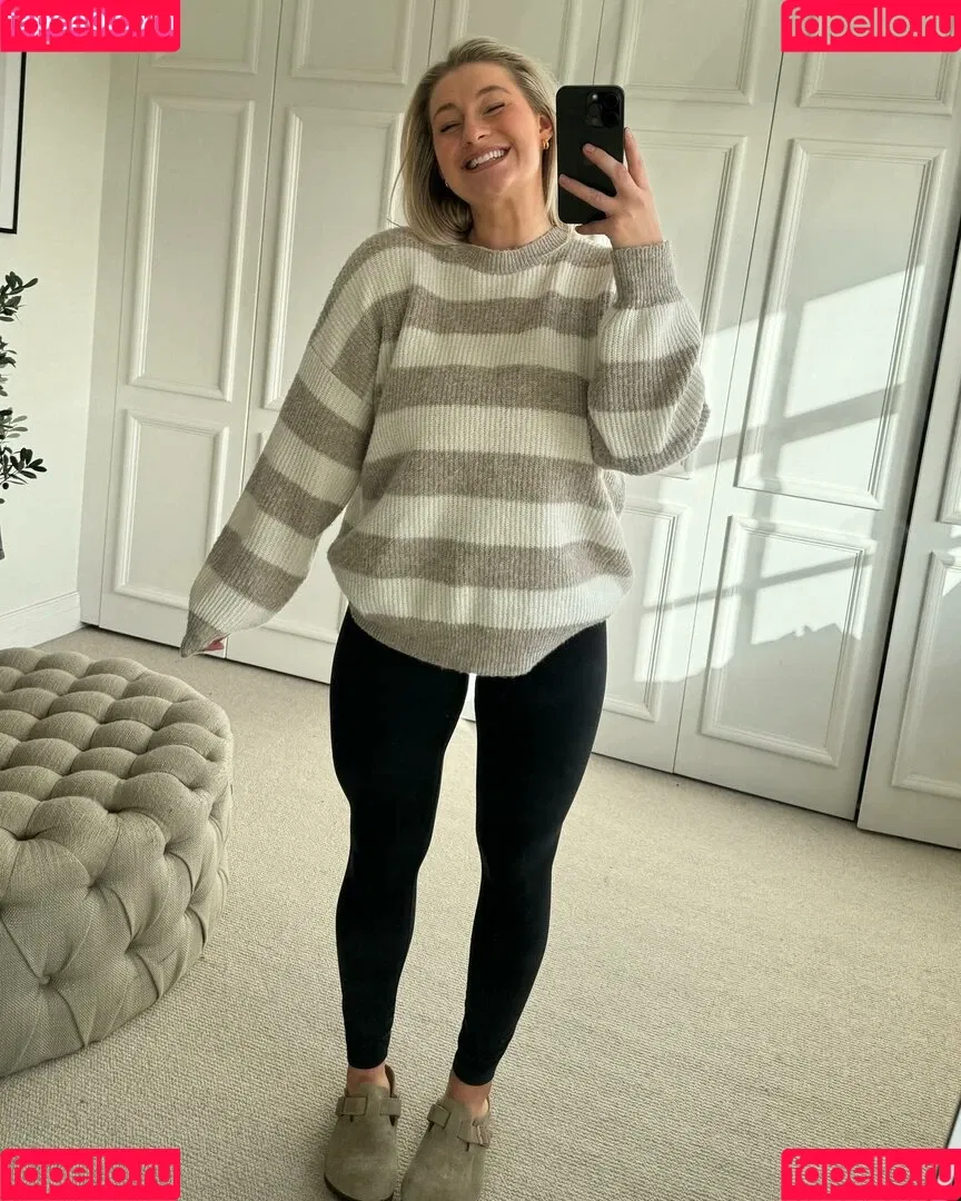 Carys Whittaker / busybeecarys / carys.whittaker / karlawhittake14 Onlyfans Photo Gallery 