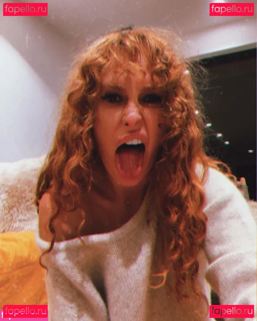 Rumer Willis Onlyfans Photo Gallery 