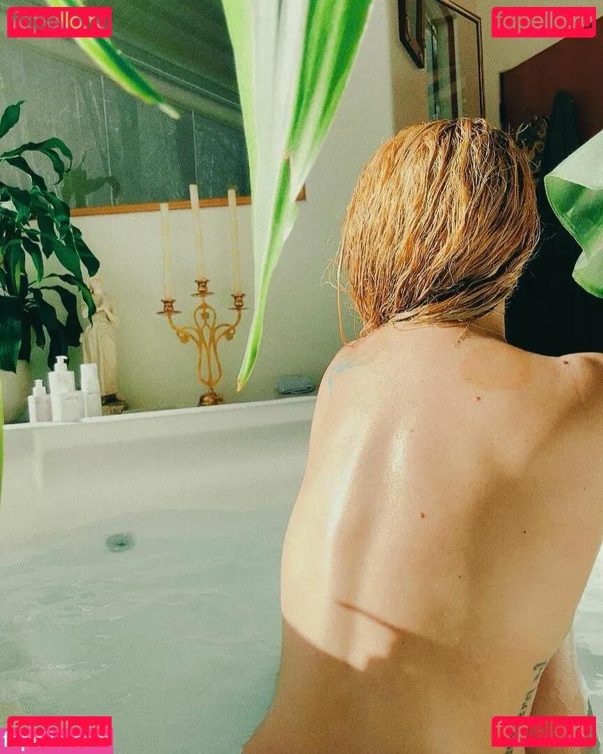 Rumer Willis Onlyfans Photo Gallery 