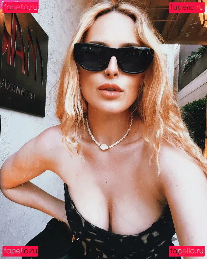 Rumer Willis Onlyfans Photo Gallery 