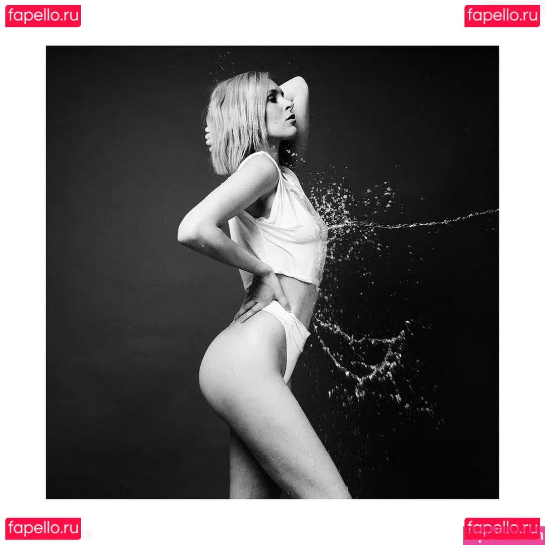 Rumer Willis Onlyfans Photo Gallery 