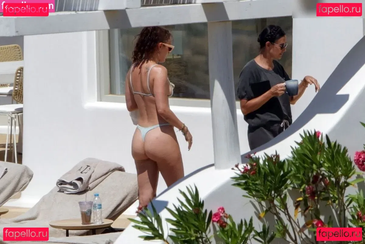 Rumer Willis Onlyfans Photo Gallery 