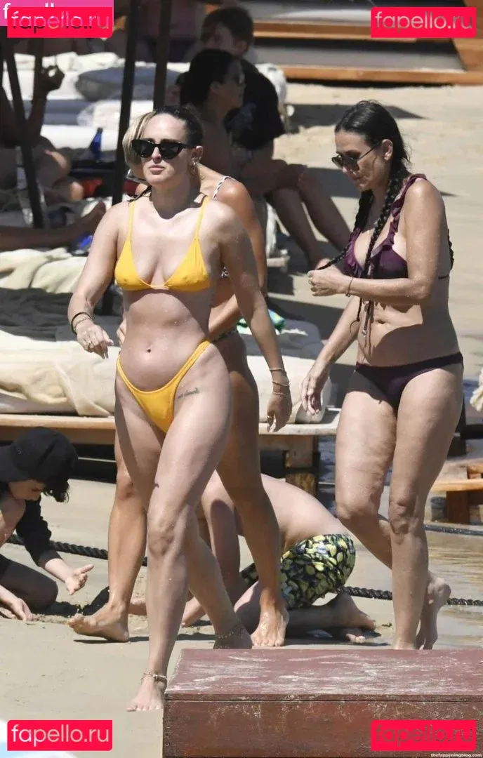 Rumer Willis Onlyfans Photo Gallery 