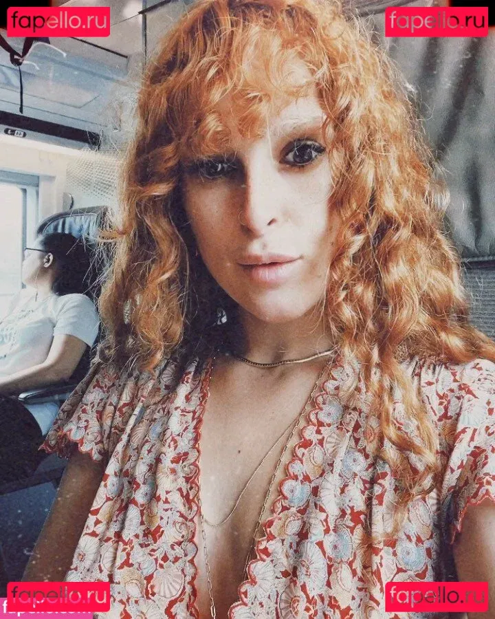Rumer Willis Onlyfans Photo Gallery 