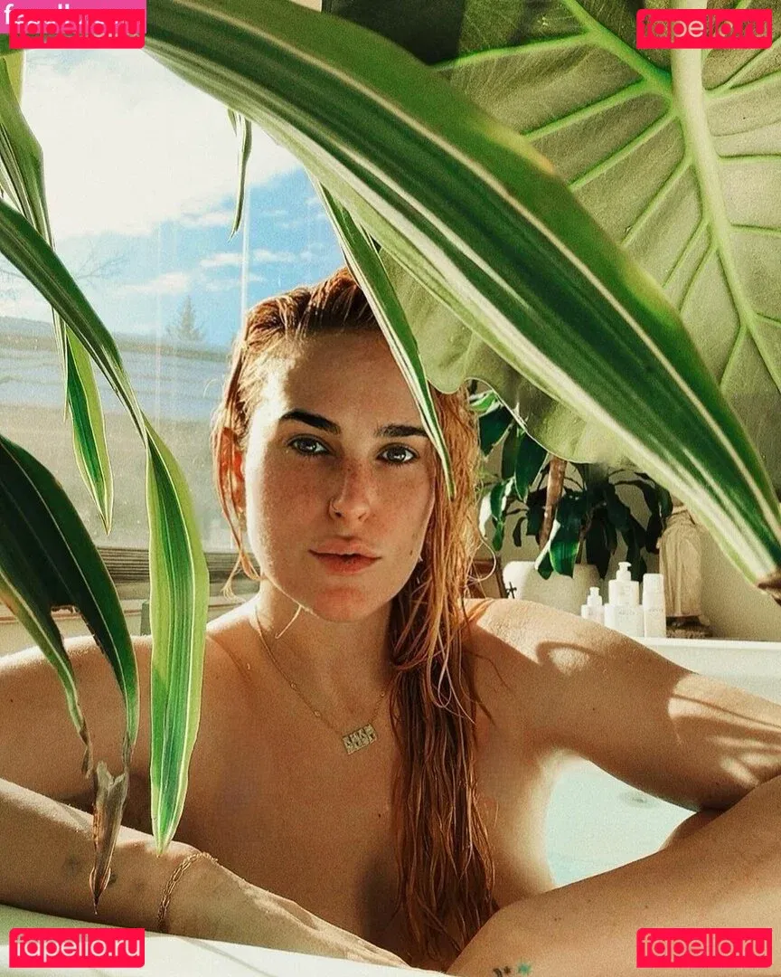 Rumer Willis Onlyfans Photo Gallery 
