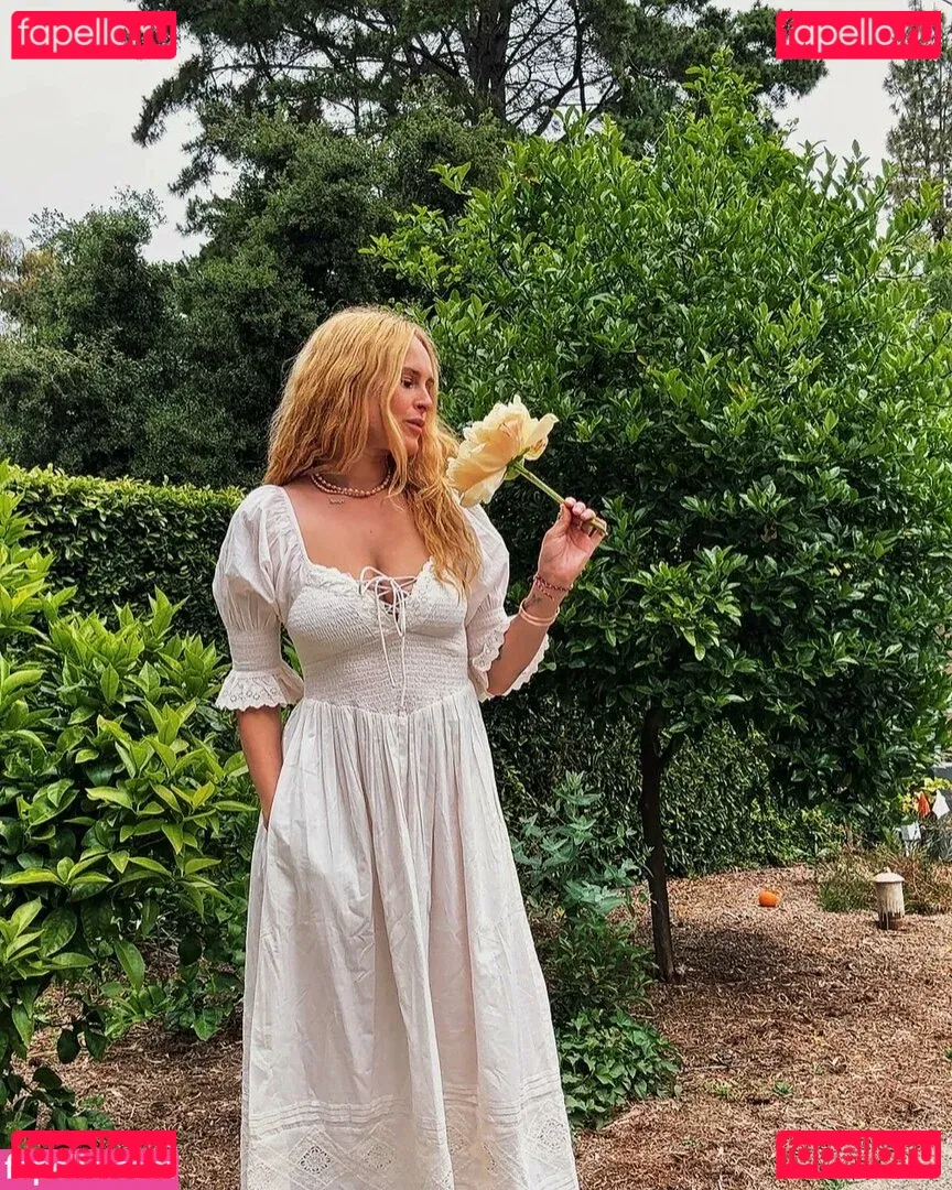 Rumer Willis Onlyfans Photo Gallery 