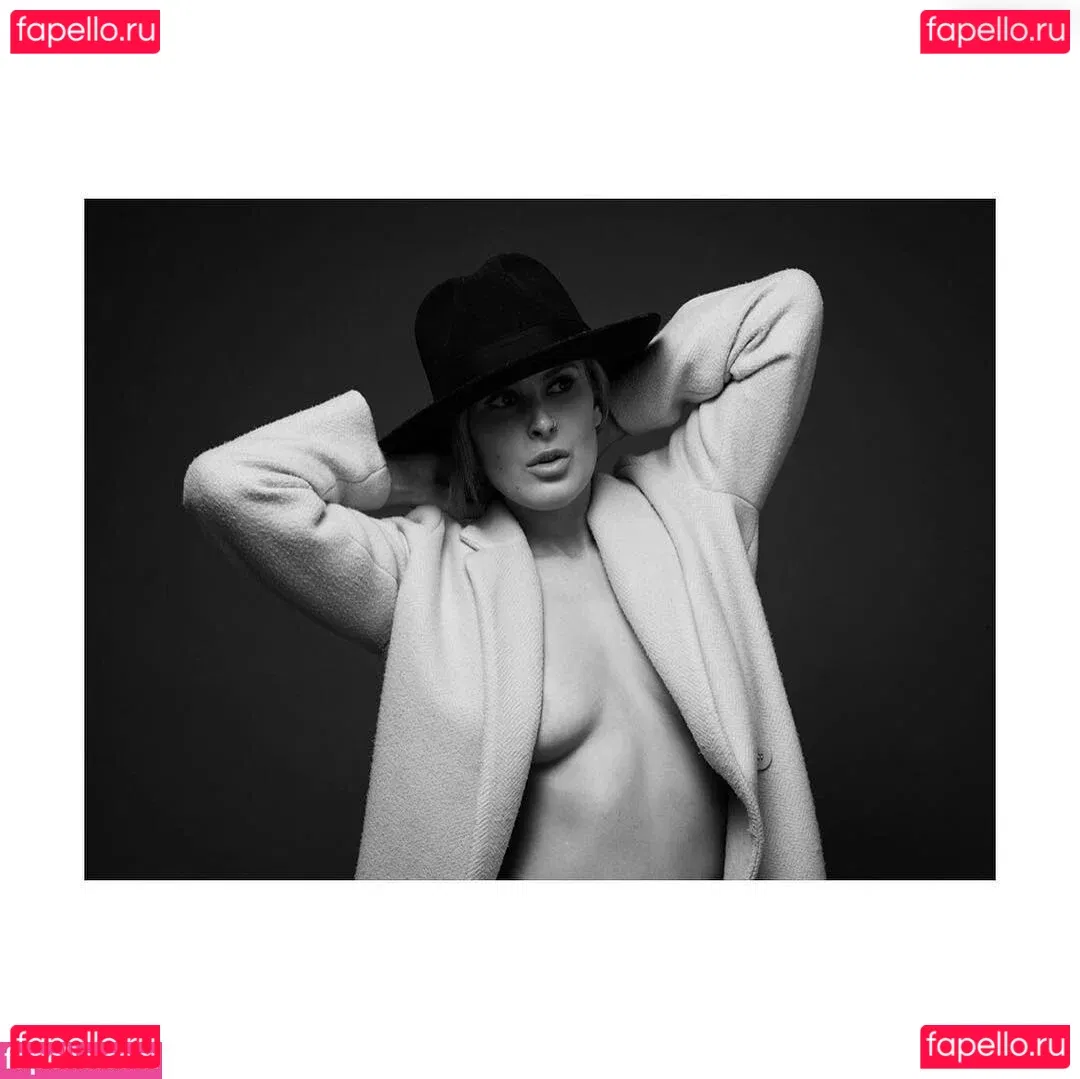 Rumer Willis Onlyfans Photo Gallery 