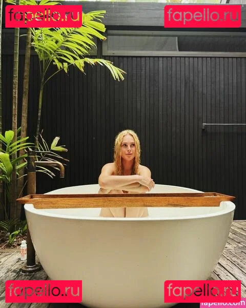 Rumer Willis Onlyfans Photo Gallery 