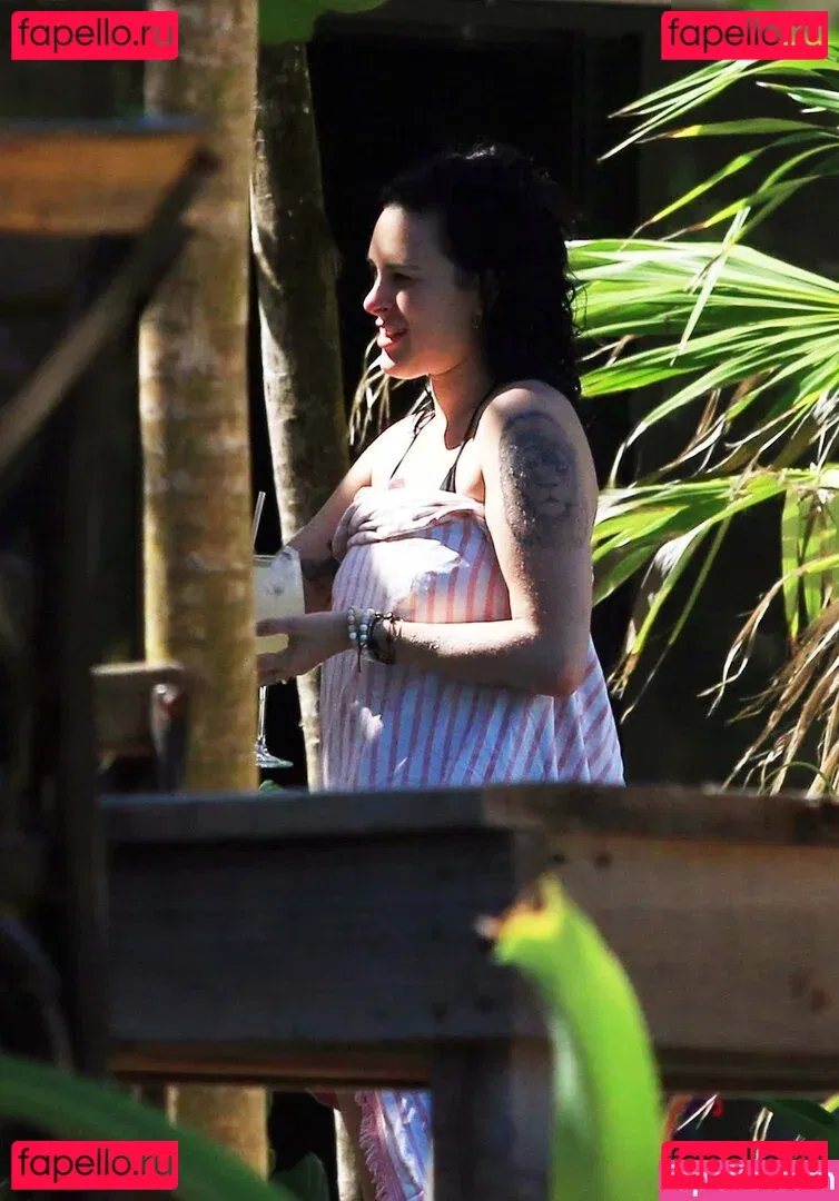 Rumer Willis Onlyfans Photo Gallery 