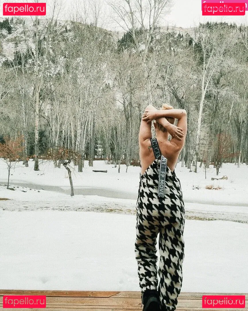 Rumer Willis Onlyfans Photo Gallery 