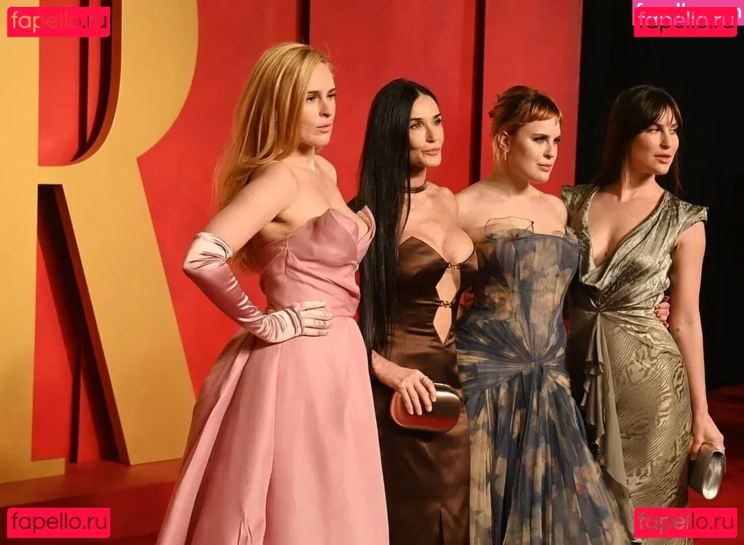 Rumer Willis Onlyfans Photo Gallery 